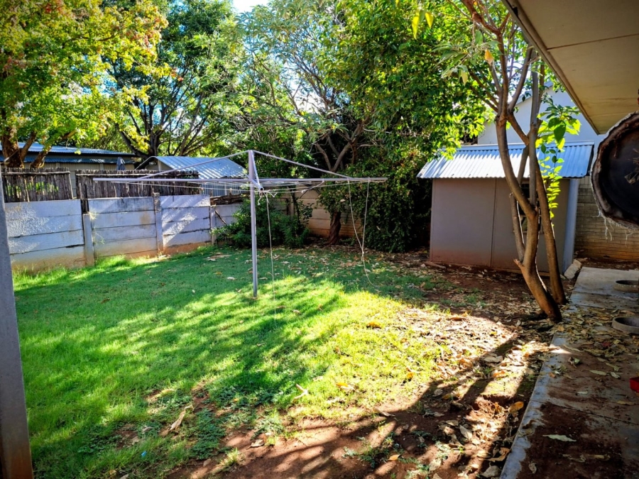 To Let 3 Bedroom Property for Rent in La Hoff North West